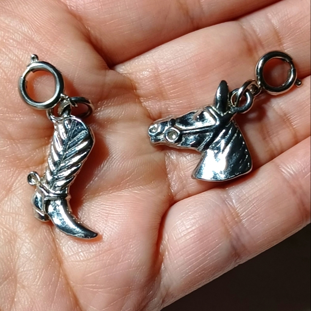 SILVER PLATED COWBOY BOOT  AND HORSE HEAD CHARMS.